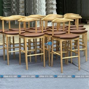 Ghế bar bull gỗ tự nhiên 8 Ghế bar bull gỗ tự nhiên nệm nâu