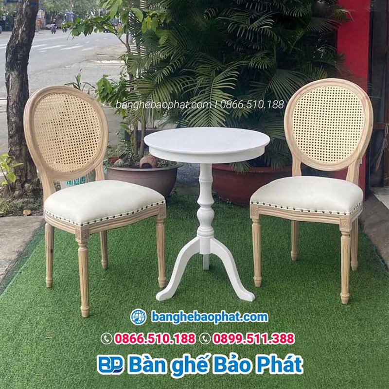 Bàn ghế cafe gỗ cao cấo tại Quận 1 