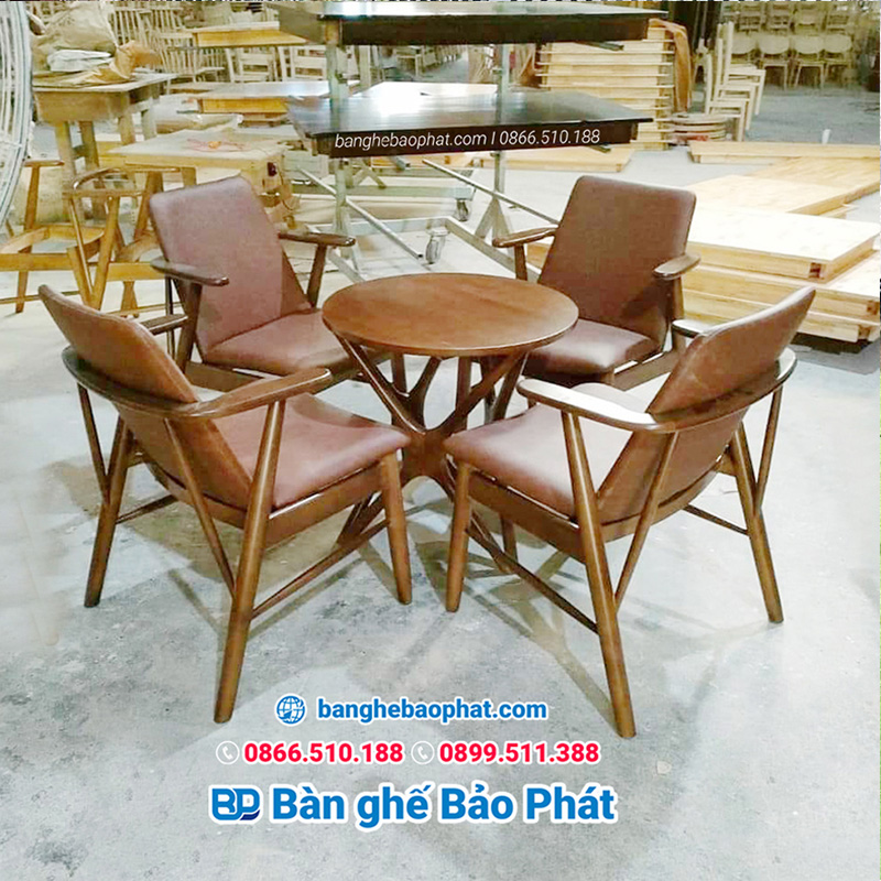 Bàn ghế cafe gỗ tại Nhà Bè