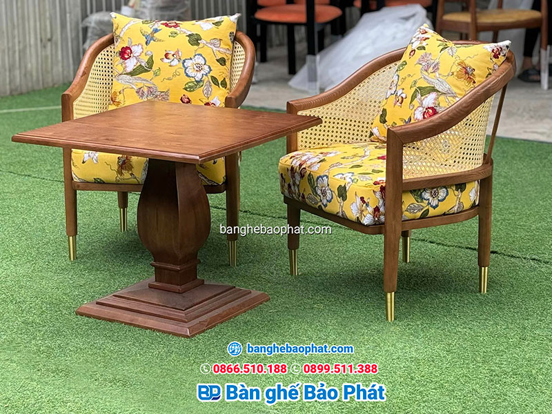 Bàn ghế gỗ cafe Grasse tại Nhà Bè