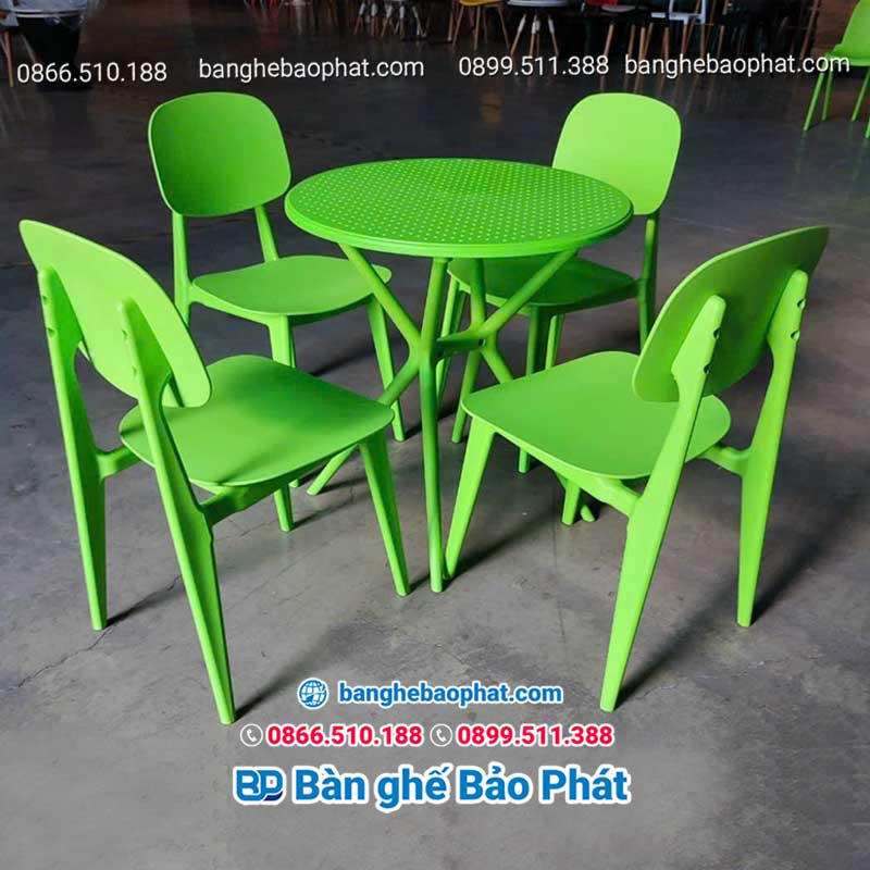 Bàn ghế nhựa đúc cafe tại Quận 9