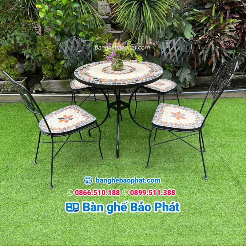 Bàn ghế sắt mặt đá Mosaic tại Quận 1 giá rẻ