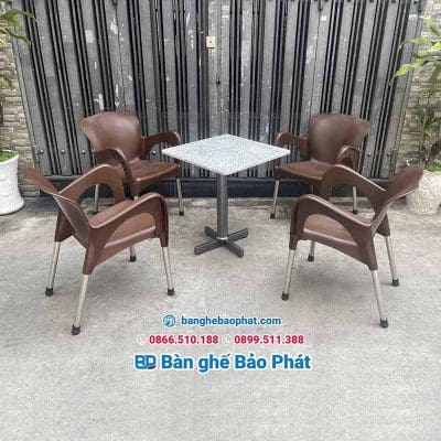 Bộ bàn ghế cafe nhựa đúc chân inox nữ hoàng màu nâu.