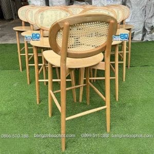 Ghế bar gỗ có tựa lưng mây tròn