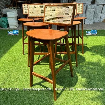 Ghế bar gỗ có tựa lưng mây vuông