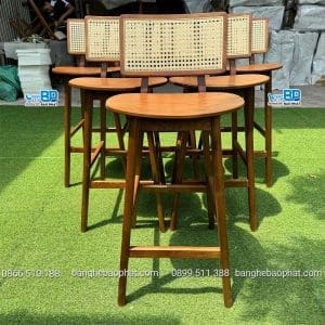 Ghế bar gỗ có tựa lưng mây vuông 10 Ghế bar gỗ có tựa lưng mây vuông