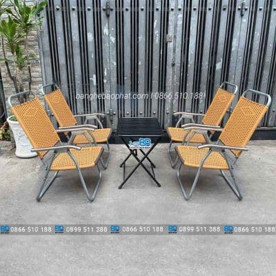 Bàn ghế xếp cafe khung sắt đan mây nhựa