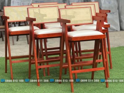 Ghế bar Vleg gỗ nệm
