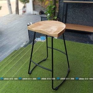 Ghế bar chân sắt mặt gỗ lõm màu tự nhiên