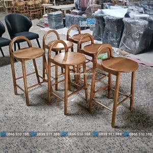 Ghế bar gỗ tự nhiên boddy sơn nâu