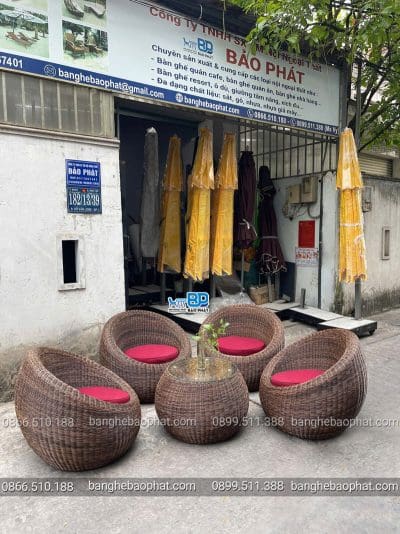 Ghế nhựa giả mây tròn trứng tay to