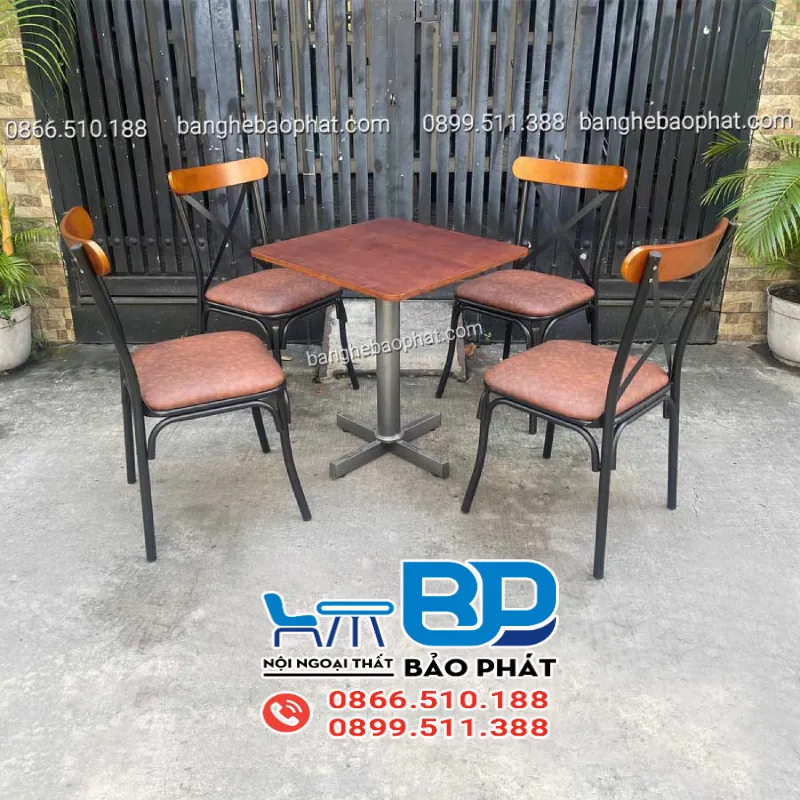 Bàn ghế cafe phong cách cổ điển thiết kế tinh xảo, độc đáo