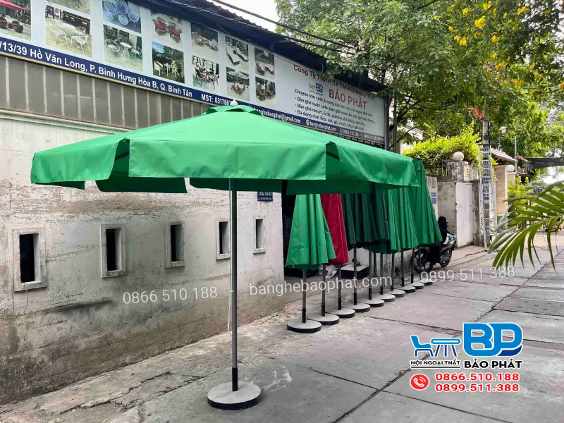 Dù che nắng ngoài trời bảo vệ con người khỏi tác động khắc nghiệt từ thời tiết