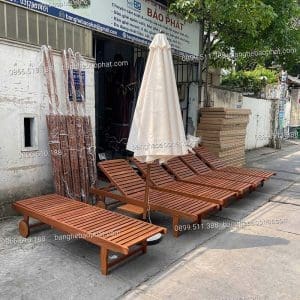 Ghế hồ bơi gỗ chò chỉ