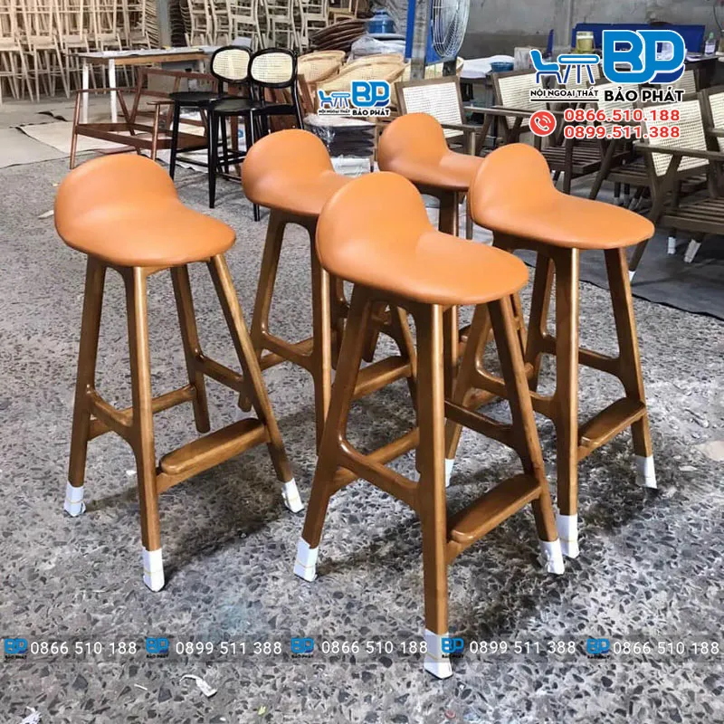 Ghế quầy bar gỗ tự nhiên bọc nệm