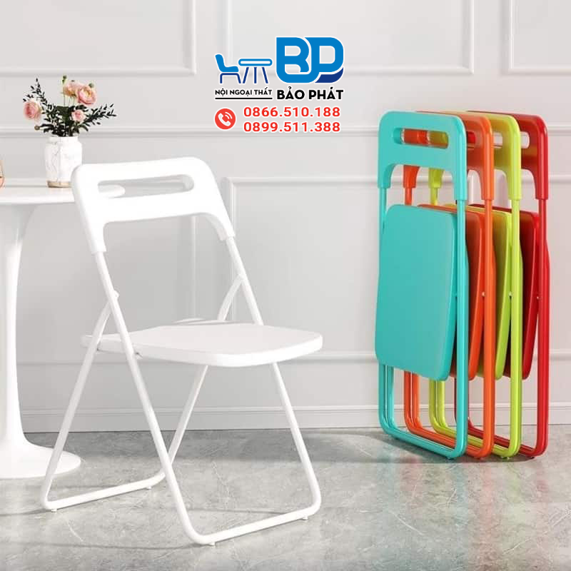 Mẫu ghế nhựa gấp gọn với nhiều màu sắc ấn tượng