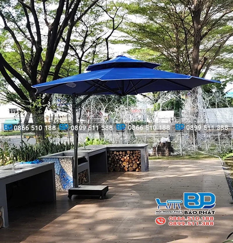 Nên lựa chọn dù che nắng có kích thước phù hợp với không gian