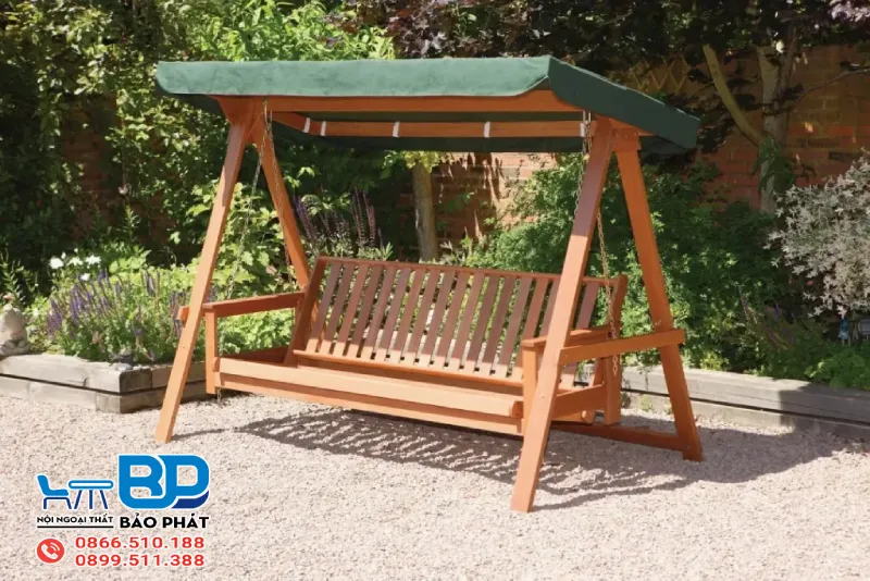 Xích đu gỗ có độ bền cao, chống chịu tốt điều kiện thời tiết khắc nghiệt