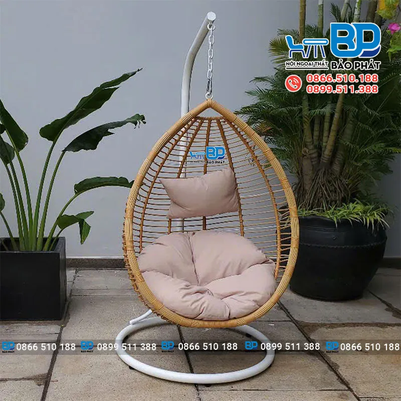 Xích đu mây nhựa treo cho không gian ban công