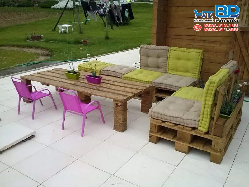 Bàn ghế cafe pallet phong cách cổ điển