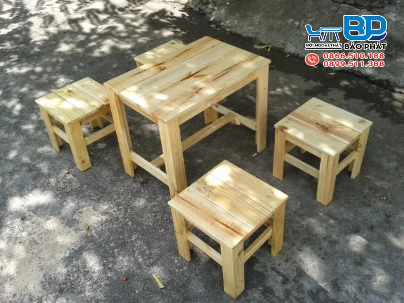 Bàn ghế pallet cafe nhỏ gọn, linh hoạt khi sử dụng