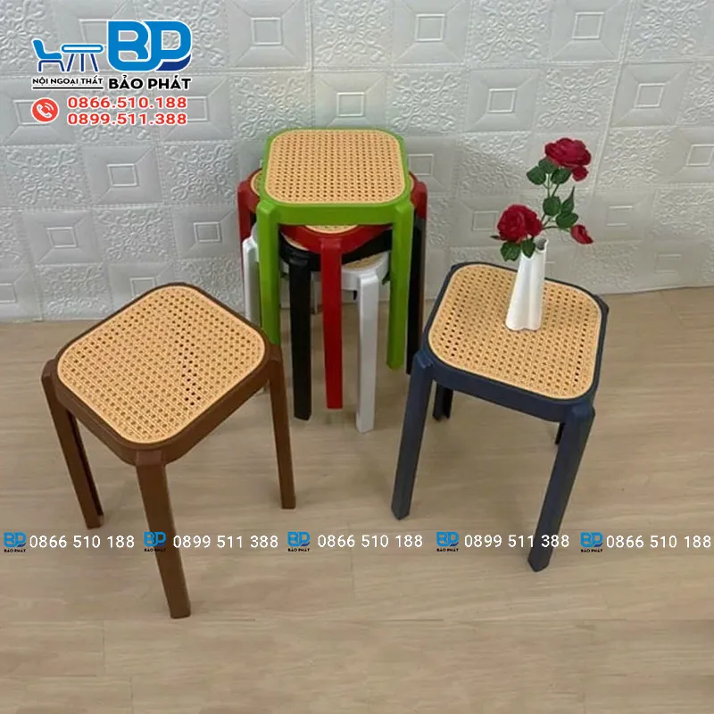 Kết cấu bàn ghế nhựa vỉa hè nhỏ gọn, dễ di chuyển