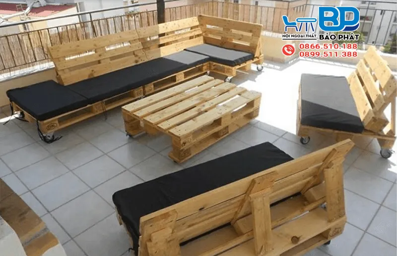Sofa cafe từ pallet gỗ độc đáo