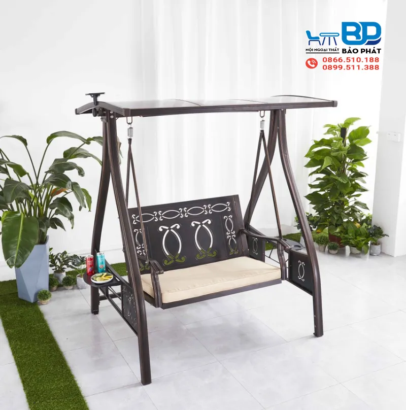 Xích đu sắt có mái che