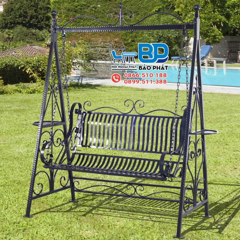 Xích đu sắt màu đen thiết kế giản đơn