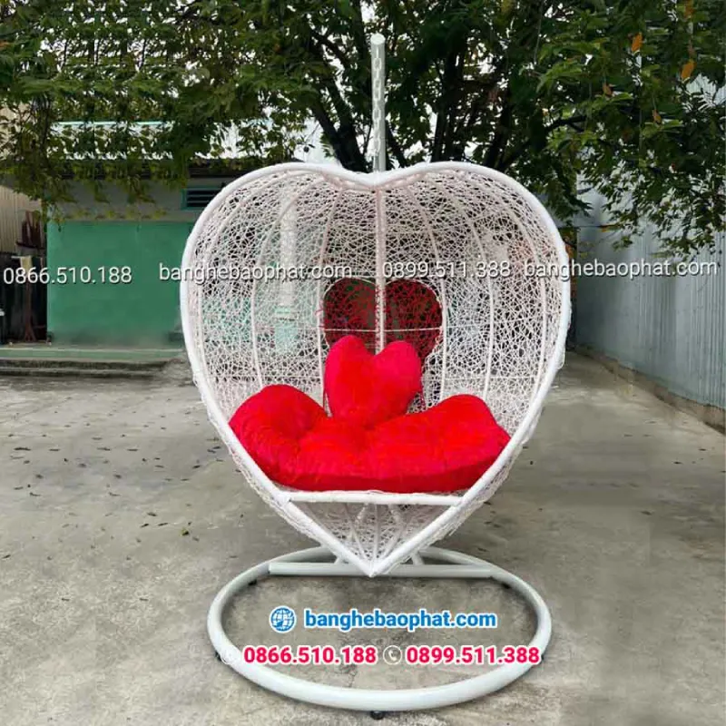 Xích đu trái tim nhựa giả mây đan rối