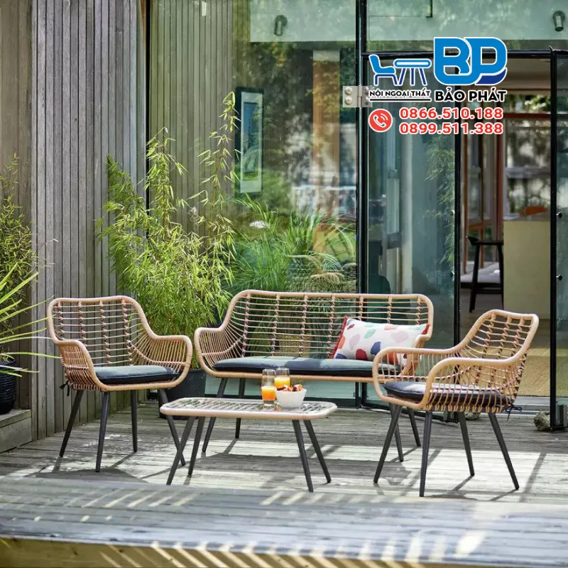 Bàn ghế chất liệu mây bền bỉ cho sân vườn