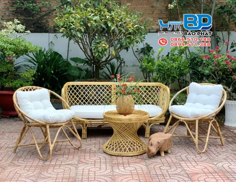 Bàn ghế chất liệu mây cho sân vườn