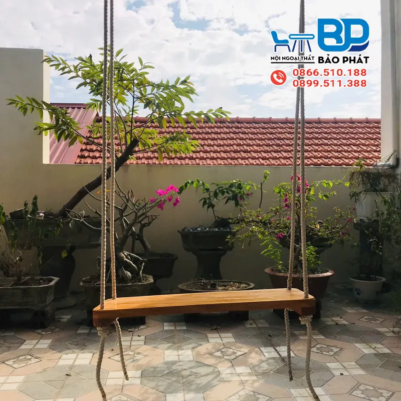 Mẫu xích đu gỗ dây thừng đẹp cho không gian ban công thêm tinh tế
