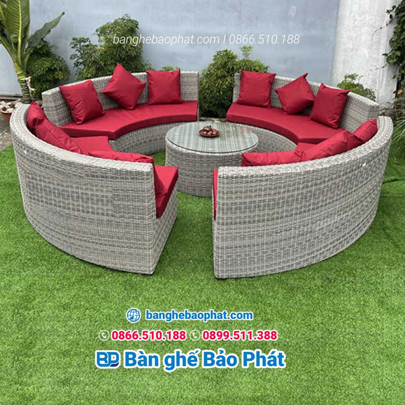 Bàn ghế sofa mây nhựa có nhiều mẫu mã và màu sắc.