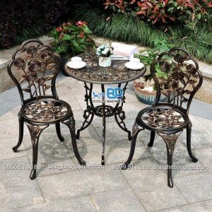 Bàn ghế sân vườn ngoài trời nhôm đúc họa tiết hoa hồng 12 Bàn ghế sân vườn ngoài trời nhôm đúc họa tiết hoa hồng