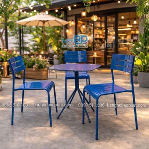 Bàn ghế sắt cafe ghế sắt 5 sọc màu xanh dương