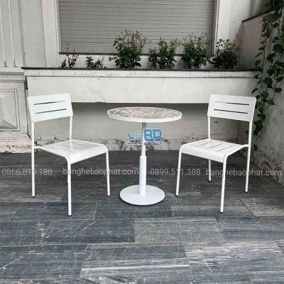 Bàn ghế sắt cafe màu trắng ghế sắt 5 sọc