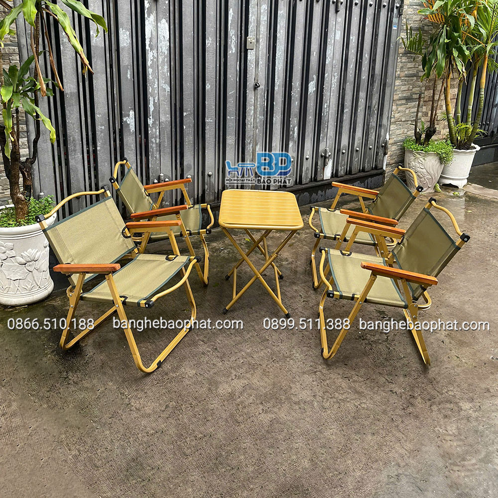 Bàn ghế xếp quán cafe khung sắt mặt lưới tay gỗ 18 Bàn ghế xếp quán cafe khung sắt mặt lưới tay gỗ màu xanh rêu