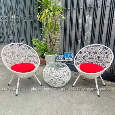 Bàn ghế ban công chung cư nhỏ gọn ghế nhựa giả mây đồng tiền