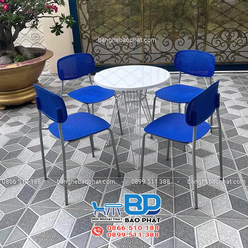 Ghế nhựa tựa lưng dễ dàng vệ sinh và di chuyển