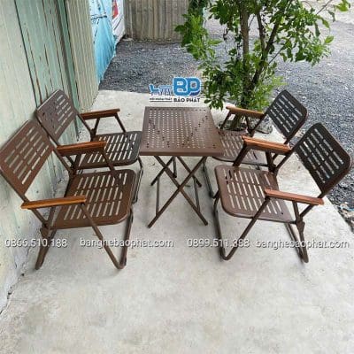 Bàn ghế sắt nhỏ xếp gọn màu nâu cafe