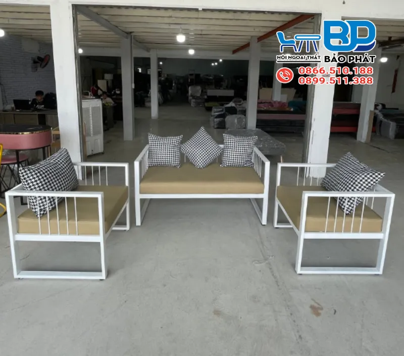 Mẫu sofa sắt hộp phòng khách ấn tượng, độc đáo