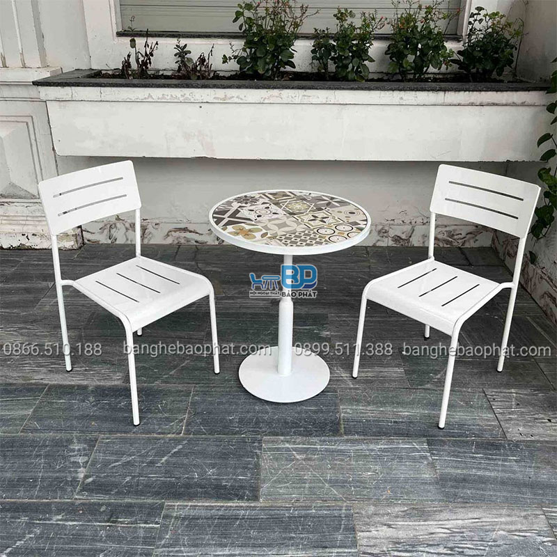 Bàn ghế sắt ban công khách sạn