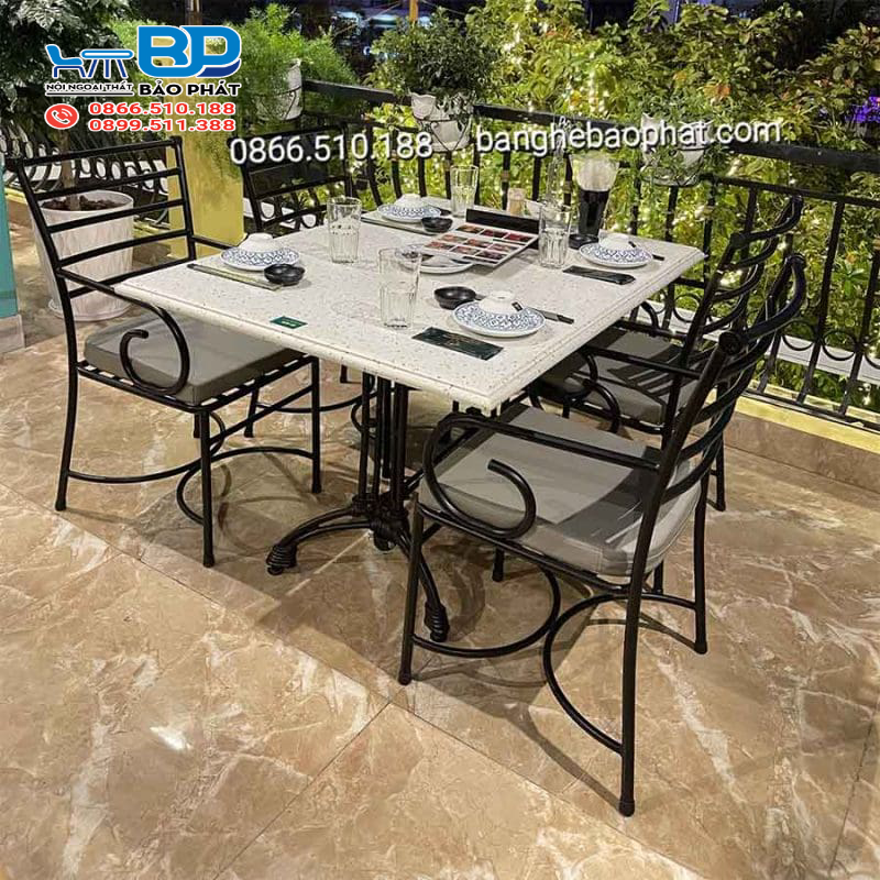 Bàn ghế sắt khách sạn khu vực nhà hàng