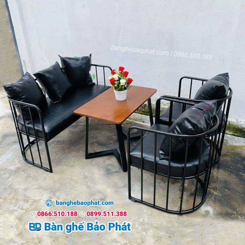 Sofa khung bằng sắt bọc nệm SFCFBP024