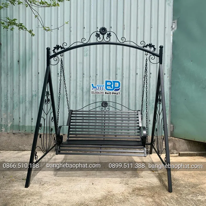 Xích đu ngoài trời bằng sắt hộp sơn tĩnh điện XĐSBP004