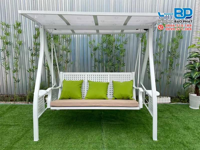 Xích đu nhôm đúc có gắn mái che