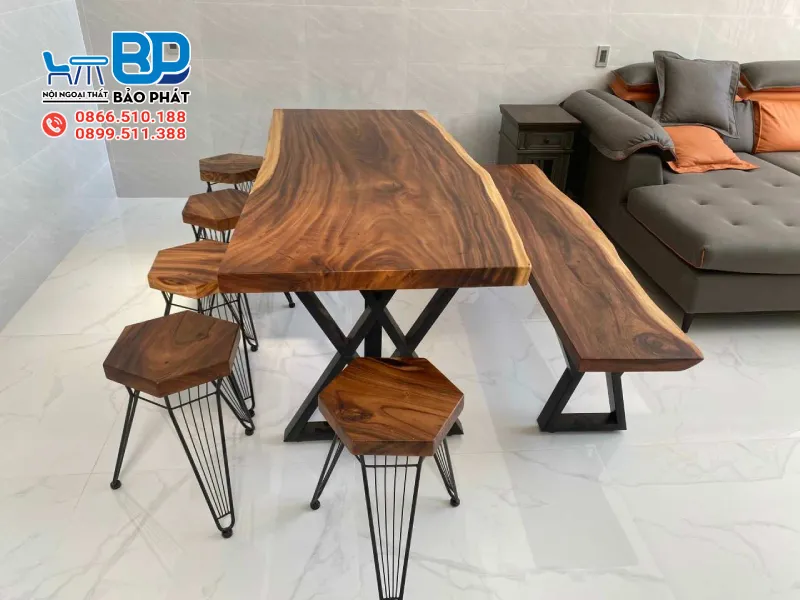 Bàn ghế cafe gỗ me Tây bền bỉ, chịu lực tốt