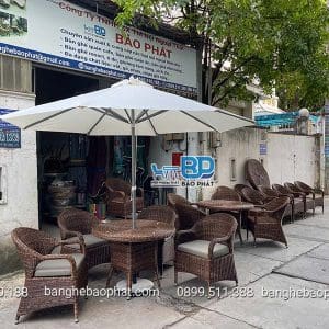 Bàn ghế nhựa giả mây ngoài trời có dù che