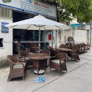 Bàn ghế nhựa giả mây ngoài trời có dù che